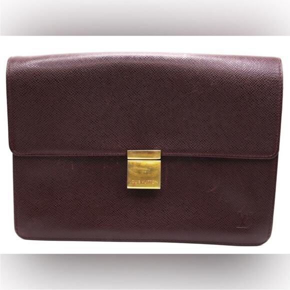 Louis Vuitton Taiga Selenga Pochette - Picture 2 of 5